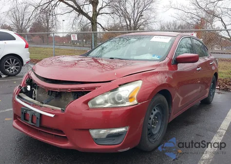 2015 Nissan Altima 2.5 z USA, uszkodzony, nr VIN 1N4AL3AP1FC208815